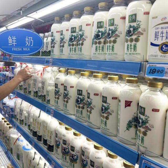 鲜奶、纯奶、舒化奶、高钙奶、早餐奶，哪种能常喝？千万别买错！