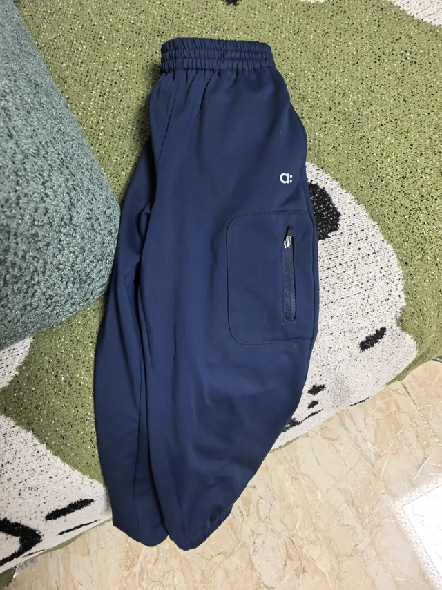还是幼岚，今天表扬这条软软壳裤子