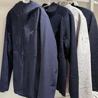 始祖鸟Gamma MX vs X-Bionic风盾软壳？资深用户实测对比，答案在这