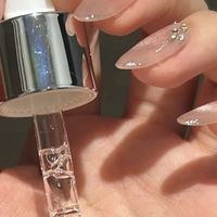 花印发光水：早晚一抹焕亮肌肤