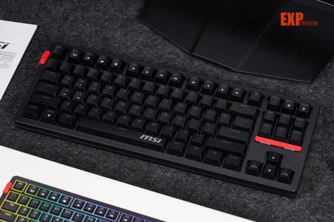微星FORGE GK300 W机械键盘体验朴实低调的亲民游戏外设