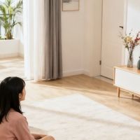 家里买电视好还是买投影仪好？5个方面对比：区别一目了然！