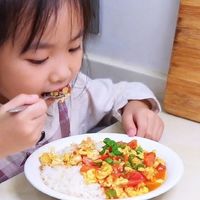 西红柿炒蛋，你真的做对了吗？加一勺它，从此告别“食堂味”！