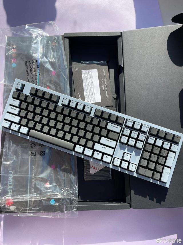 Hyeku 黑峡谷X5 Pro 108键2.4G蓝牙多模无线机械键盘黑森林慕斯凯华BOX