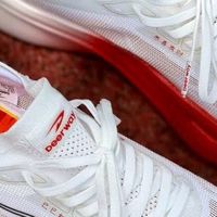 德尔惠猛将1.0碳板鞋助力马拉松备赛