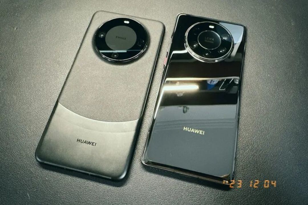 华为 Mate40 Pro+（右）图源：不客观实验室