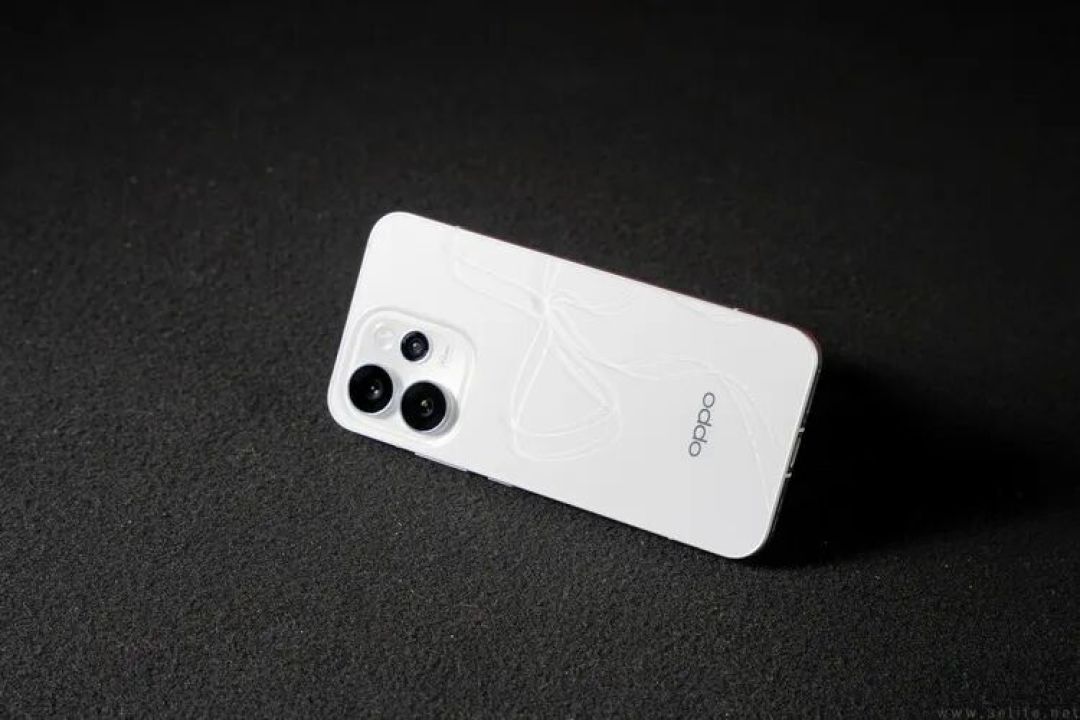 Reno15首测:“时尚手机”怎么造?OPPO打了个样