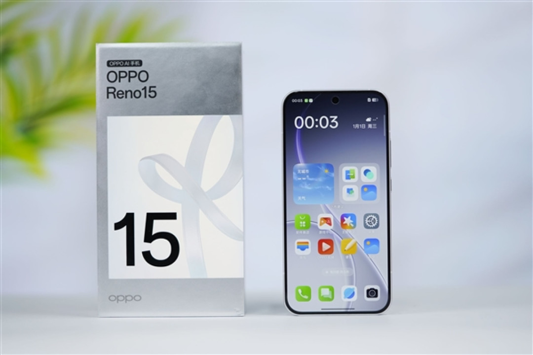 冷雕美背太吸睛！OPPO Reno 15图赏