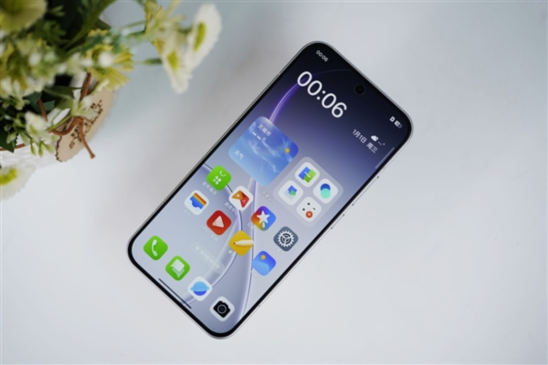 冷雕美背太吸睛！OPPO Reno 15图赏