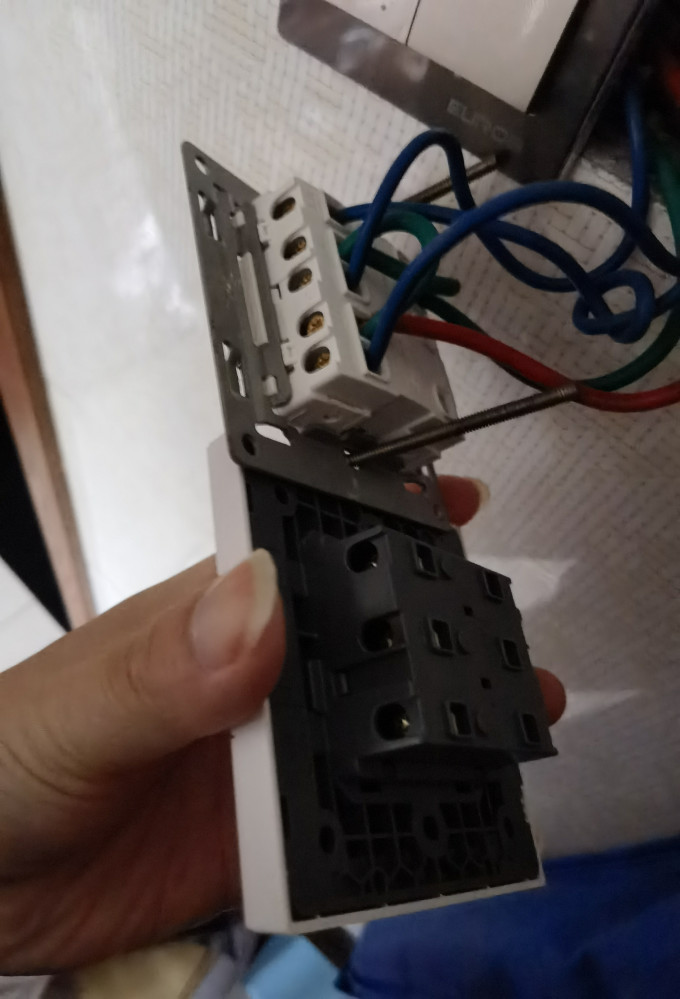 罗格朗开关