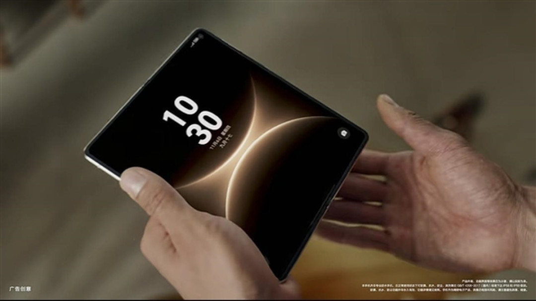云锦非遗技艺织就高端:华为Mate X7以可靠定义折叠屏新高度