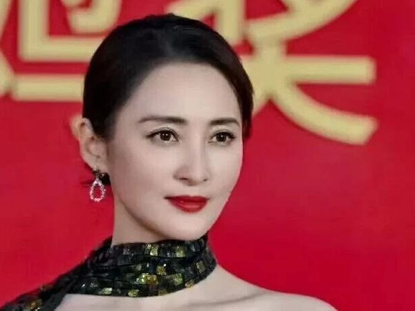 美神降临！夺少？？你跟我说蒋勤勤50岁了？