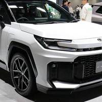 紧凑SUV市场要变天？三种动力+硬派外观，新一代丰田RAV4荣放