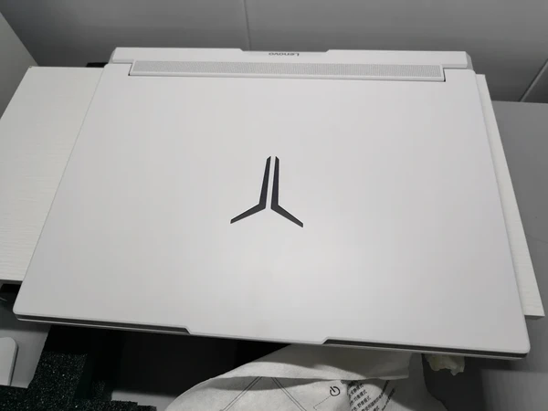 在联想官网买了拯救者y9000p!