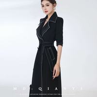 杨千亿QianYi 秋冬季黑色长款风衣：藏肉显瘦，自带大女主气场