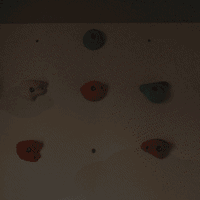 在家给娃搞了一个声光电的智能攀岩墙！