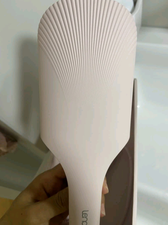 Lena蛋卷棒：轻松打造氛围感卷发