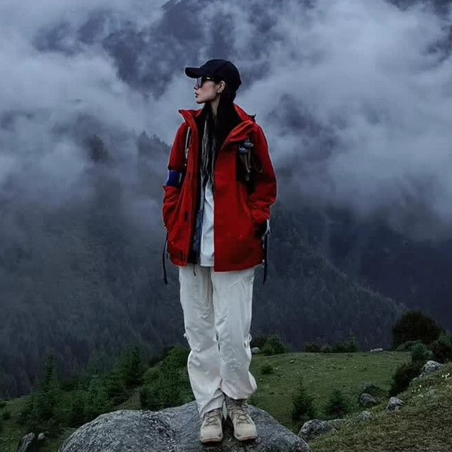 拓路者朱雀冲锋衣，三合一设计，冬日登山不再寒冷！