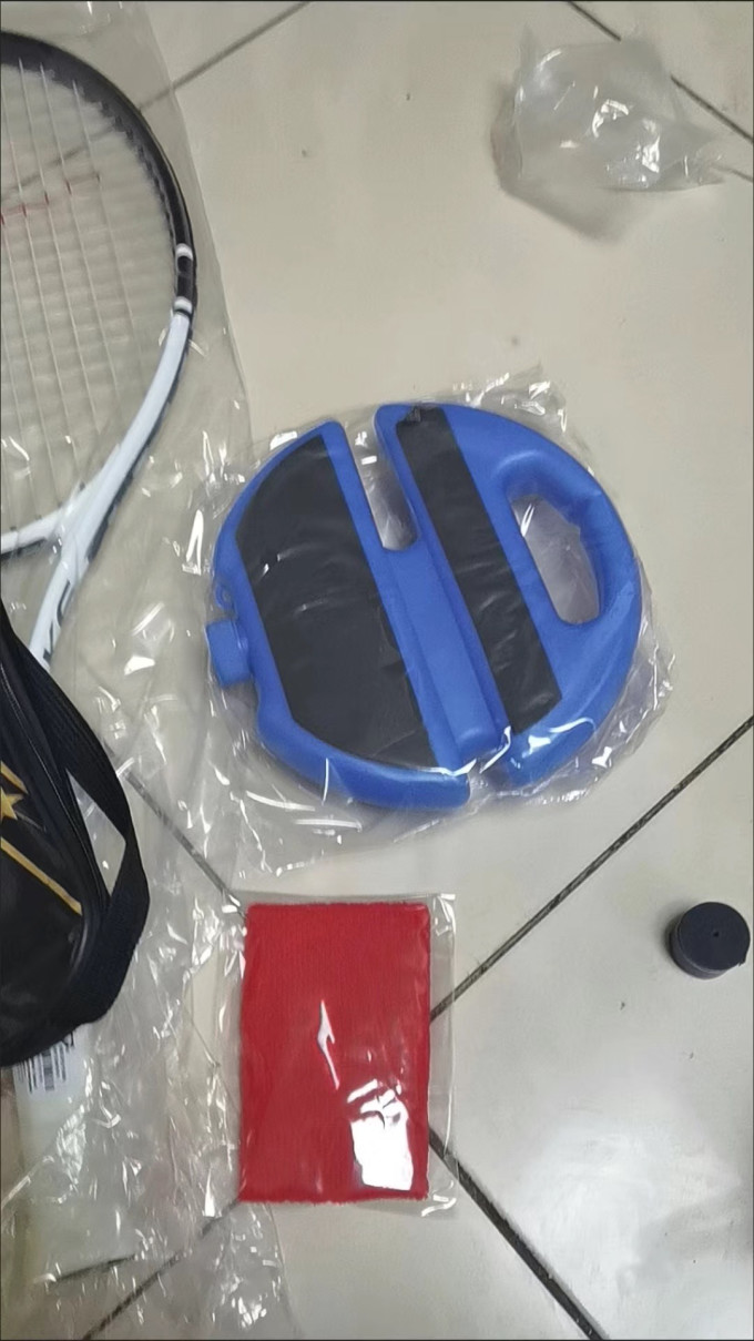 羽毛球具