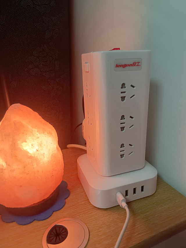 38元入手良工立柱一转12+4插座，开箱