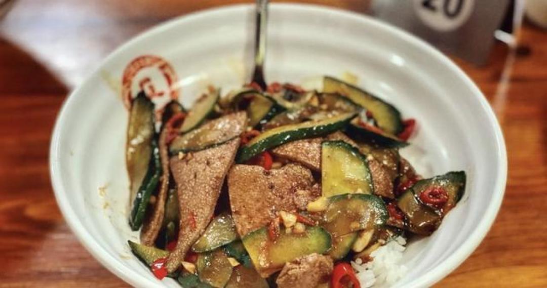 跟着李维嘉打卡长沙盖码饭,解锁烟火锅气街头美食