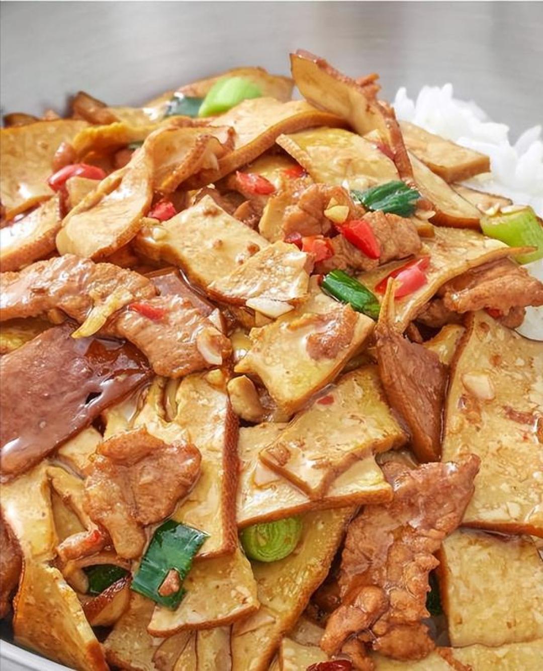 跟着李维嘉打卡长沙盖码饭,解锁烟火锅气街头美食