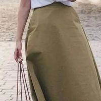 我的新品穿搭，初秋淡卡其裙显高穿搭