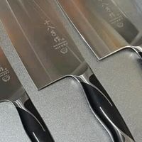 实木砧板+锋利刀具，切菜轻松又愉快