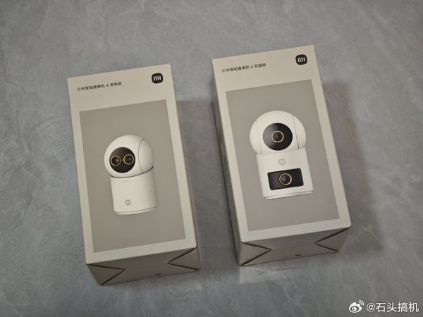 小米智能摄像机4变焦版采用800万+500万双摄，最高支持9X变焦，这个摄像头放在外面比较好，可以放大近景，试了下细节上看得更清楚…爽了，家里快10个小米摄像头了，真正的全屋覆盖，准备把变焦版放在三楼