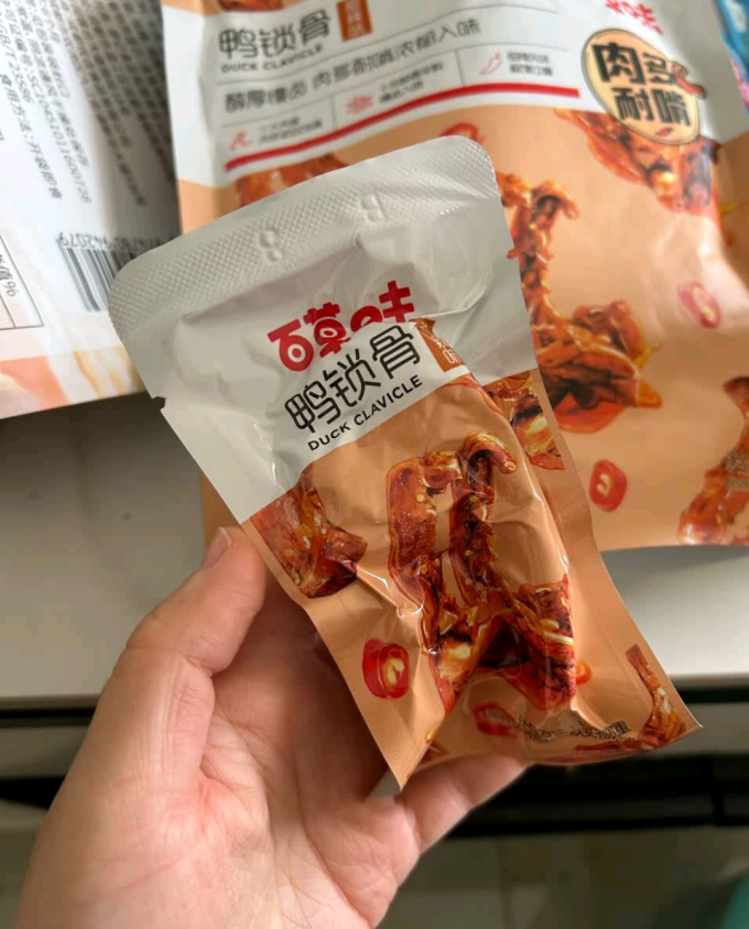 百草味鸡鸭零食