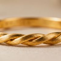 老庙黄金碎碎金手链 vs 同价位黄金手链？我们汇总了58位用户真实体验，答案在这