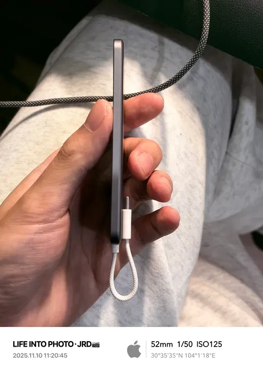 这才是Air的最佳拍档，磁吸充电宝的Air双薄！