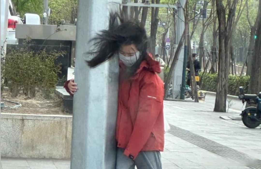 冲锋衣封神北京秋冬市服之谜:气候打底,时尚与生活理念齐发力