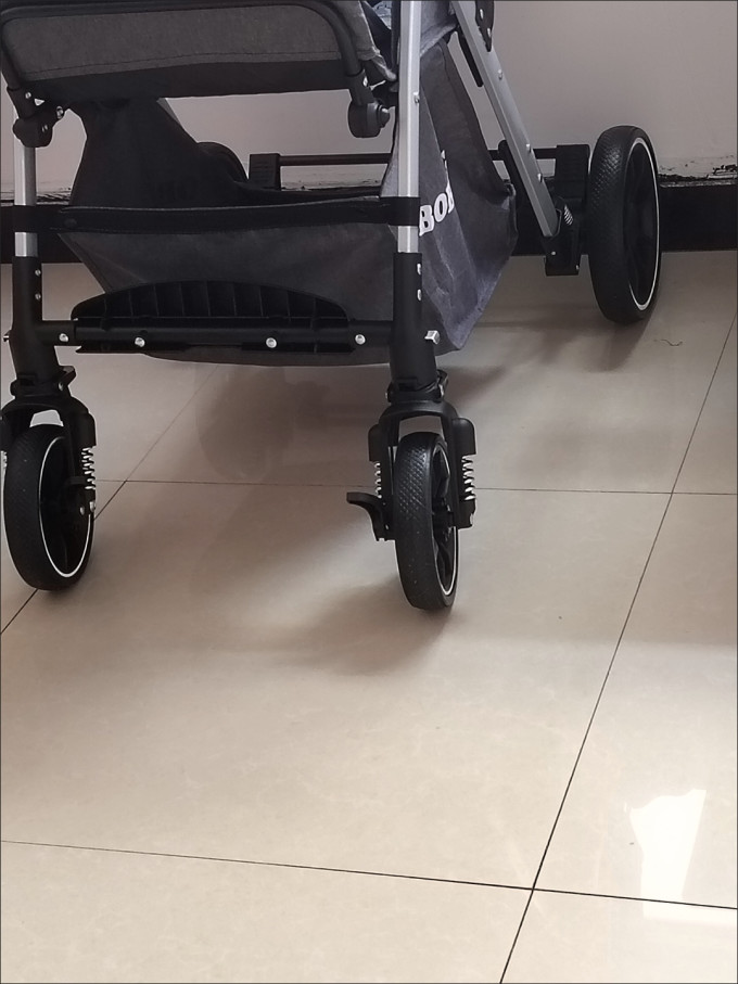 巴布豆婴儿推车