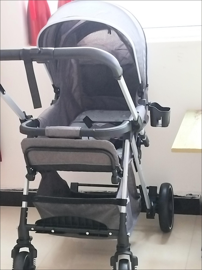 巴布豆婴儿推车
