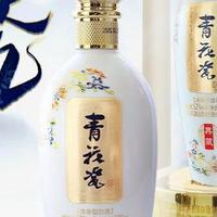 老巷深处飘出的年味——青花瓷典藏酒里的团圆密码