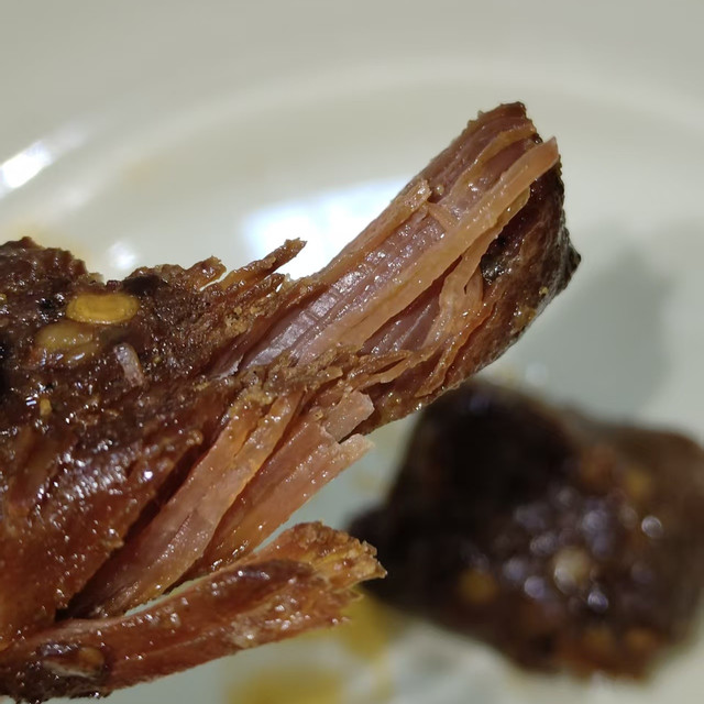 「得物回购」爱鸭小辣肉，一口上头的追剧神器！