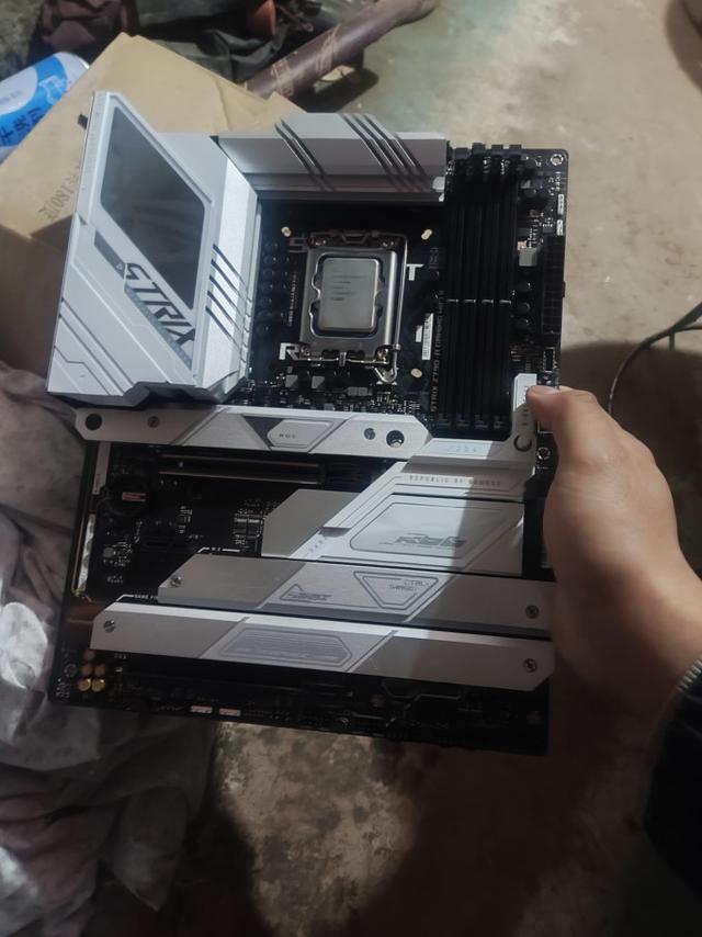 好消息：废品站看到了败家之眼z790➕i7 14700k