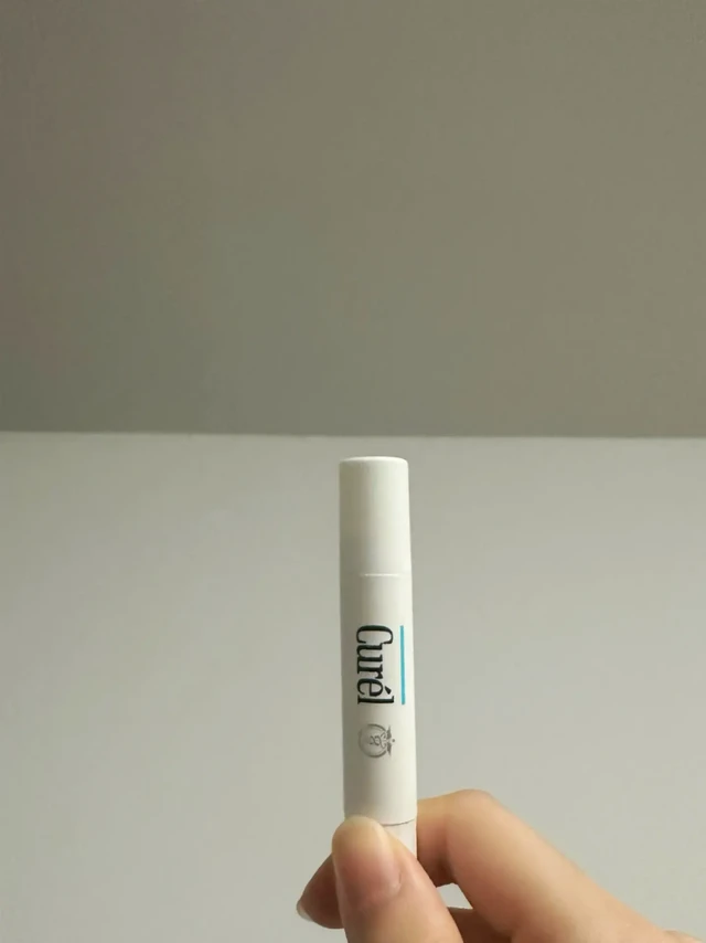 沙漠唇看完再买👉珂润唇膏