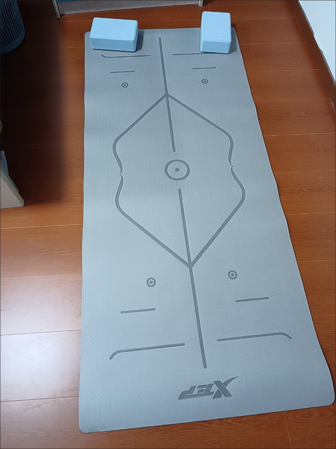 特步瑜伽运动