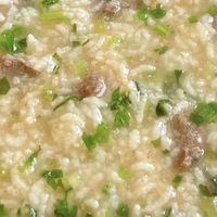潮汕生滚牛肉粥：一口鲜醇的烟火养生味

 