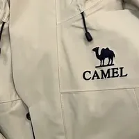 骆驼三合一冲锋衣，户外训练不怕冷​