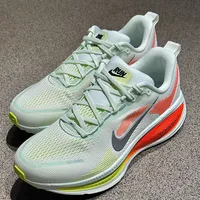 Nike Vomero 18是“顶缓神鞋”还是“堆料噱头”？1000+用户真实观点大PK