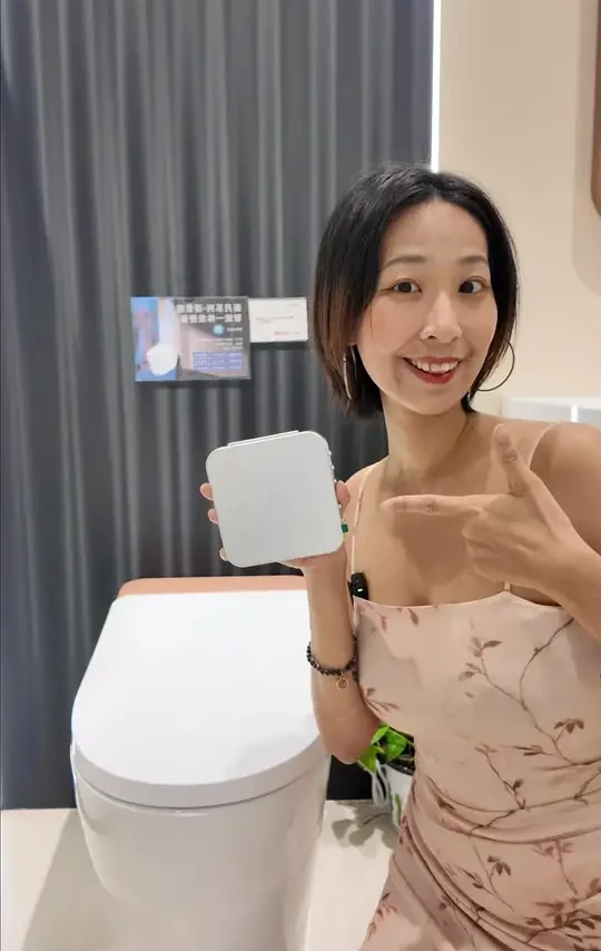 黑科技马桶长啥样？今天带大家看看#马桶 #卫浴 #摩恩 #摩恩智能马桶