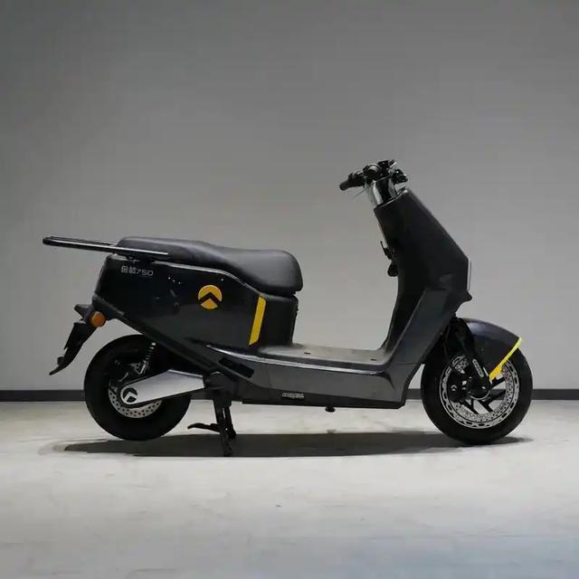 电动车别瞎买！跟着外卖骑手选这2款车，续航200多公里，还省心！