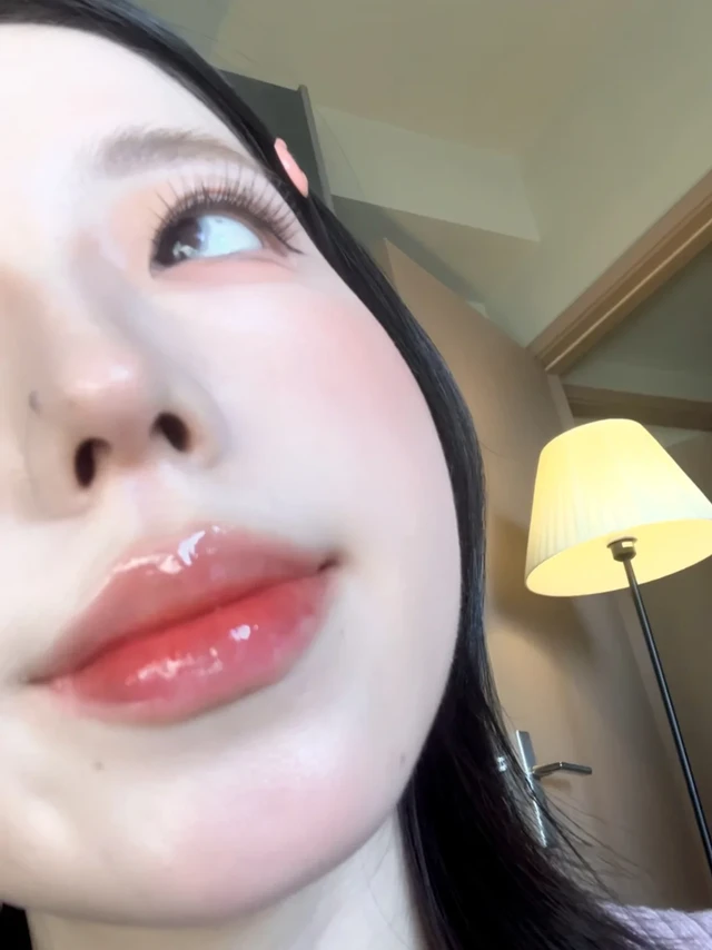 被同事追着问的嘟嘟唇……