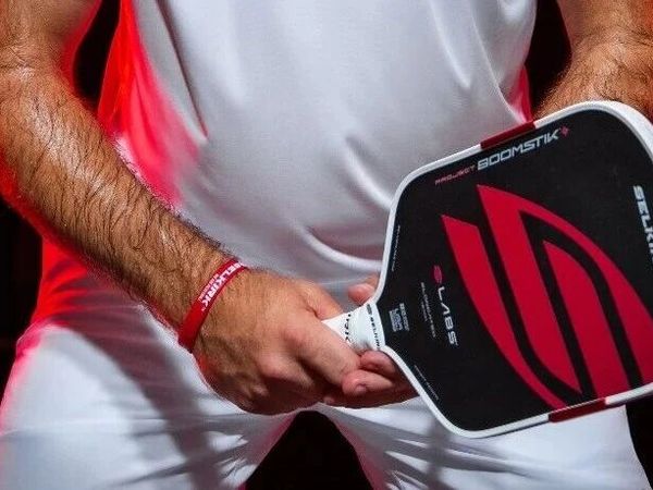 名副其实的真正的“爆款”，这款球拍到底好在哪？