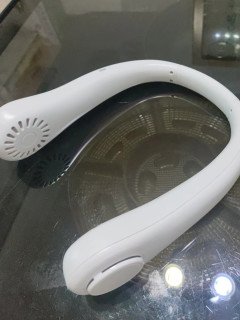 挂脖风扇：轻便夏日降温利器