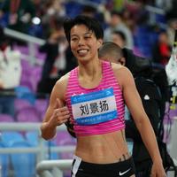 刘景扬夺得女子100米栏冠军_什么值得买
