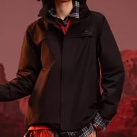 三合一冲锋衣过时了吗？硬壳+中间层更灵活还是三合一性价比更高？用户观点大PK